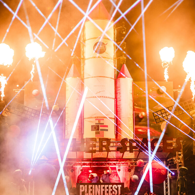 Pleinfeest Ottersum raket met lasershow