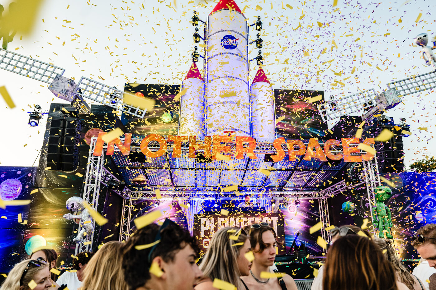 Instagram-post zondag Pleinfeest Ottersum met gouden confetti